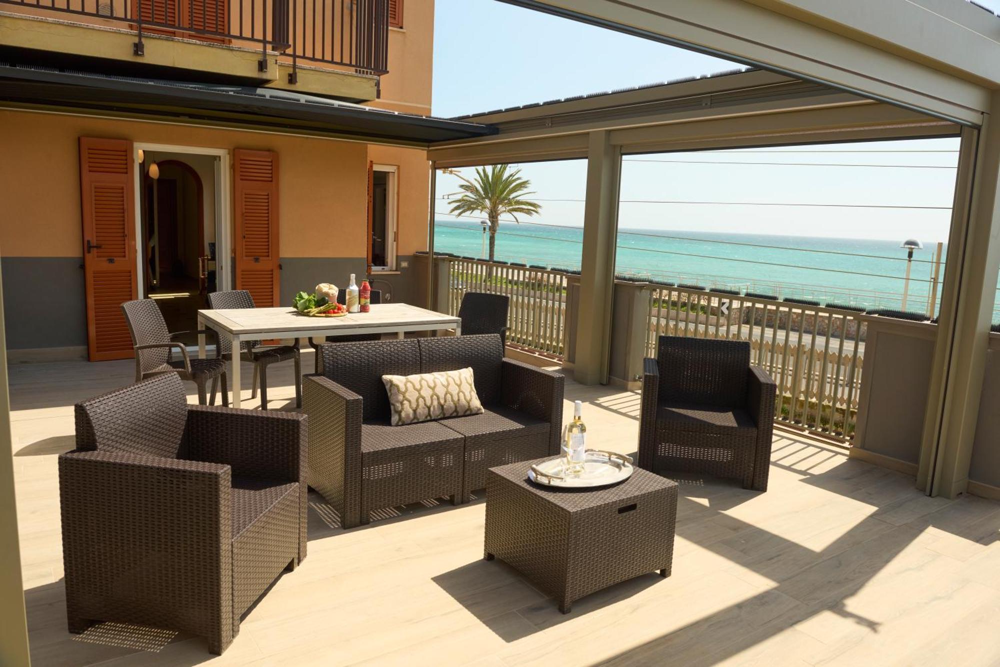 Terrazza Sul Mare A Pietra Ligure 아파트 외부 사진